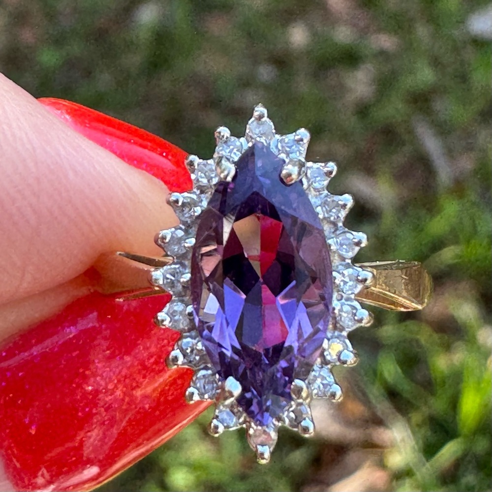 Vintage Amethyst & Diamond Ring *Mint*